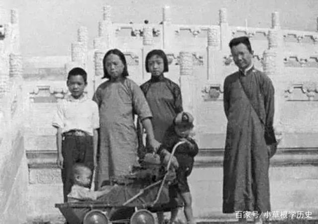 1931年，北京，陶希圣在北大做教授，全家合照于天坛.jpg