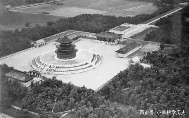 1943年，北京，远处中的天坛.jpg