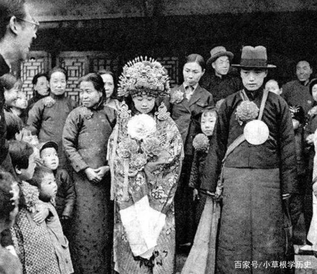 1944年，北京，一对结婚的新人.jpg