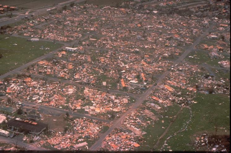 安德鲁飓风过后的迈阿密-戴德县 安德鲁飓风过后的迈阿密-戴德县