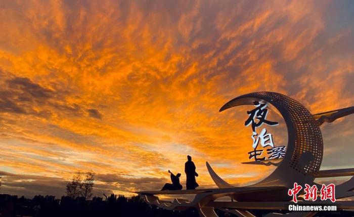 黄山市屯溪区拍摄的壮美晚霞
