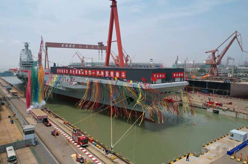 中国第三艘航母正式下水