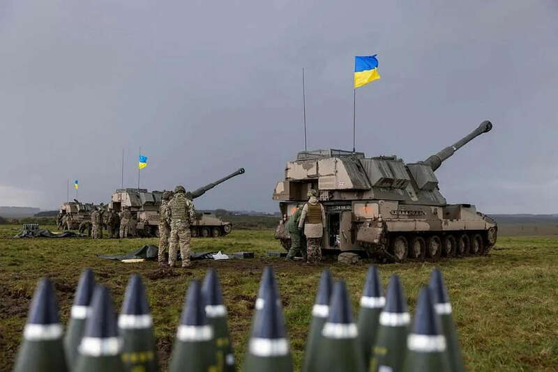 英国向乌克兰提供的AS-90自行加榴炮